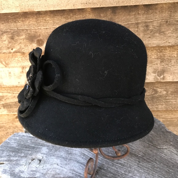 Ladies Black Felt Cloche Hat - Picture 6 of 6